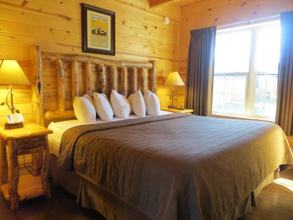 Cabins Of Mackinac & Lodge 맥키노 시티 객실 사진